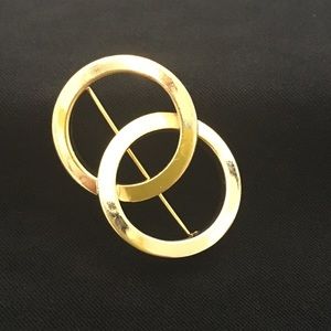 Vintage brooch gold tone sign castle cliff